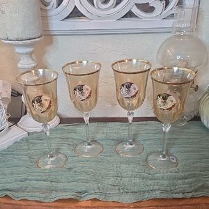 Elegant Gold Rimmed Wine Glass Set